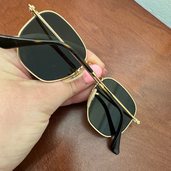 Ray-Ban Sunglasses - Picture 3 of 4